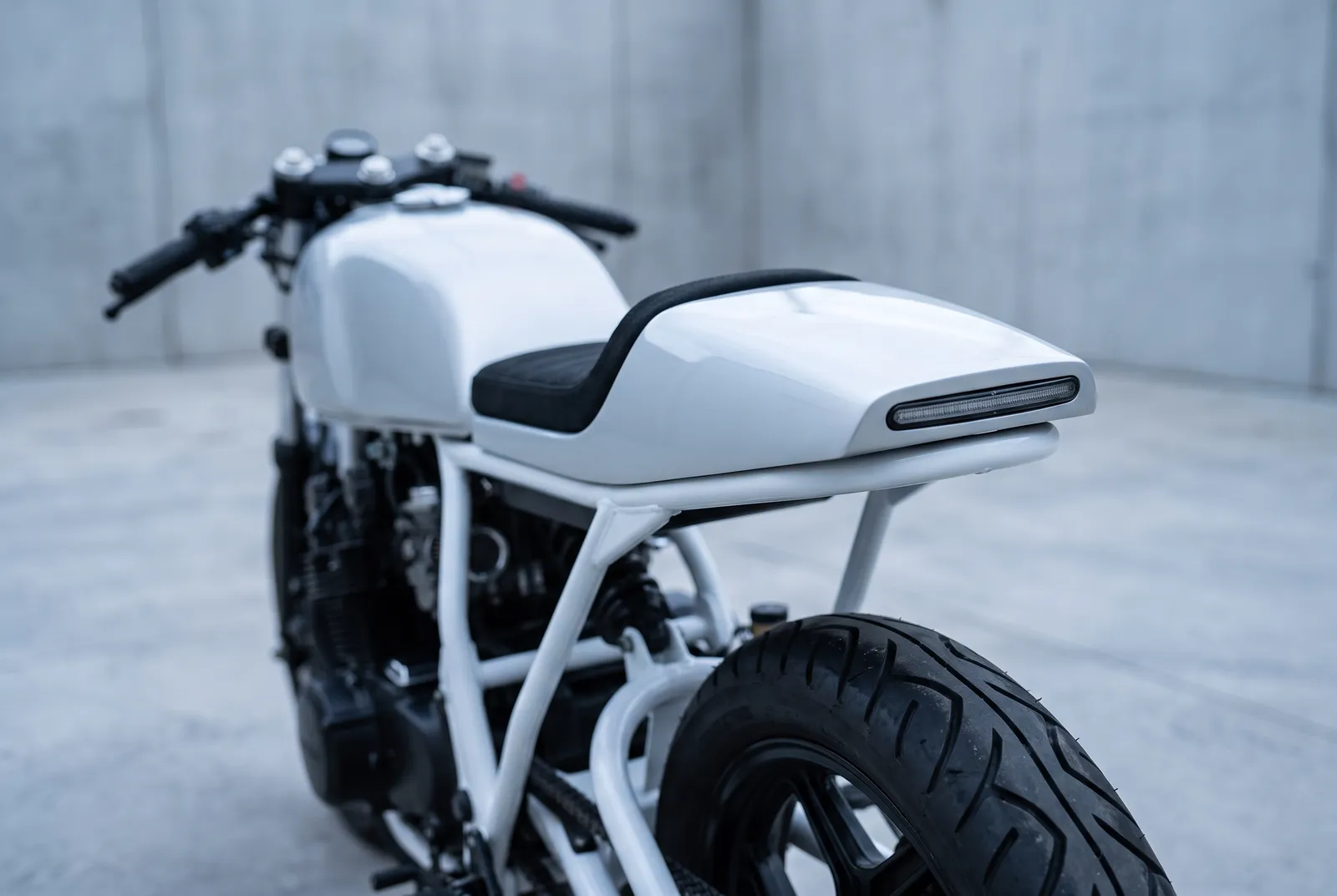 Detail van een Husqvarna Vitpilen